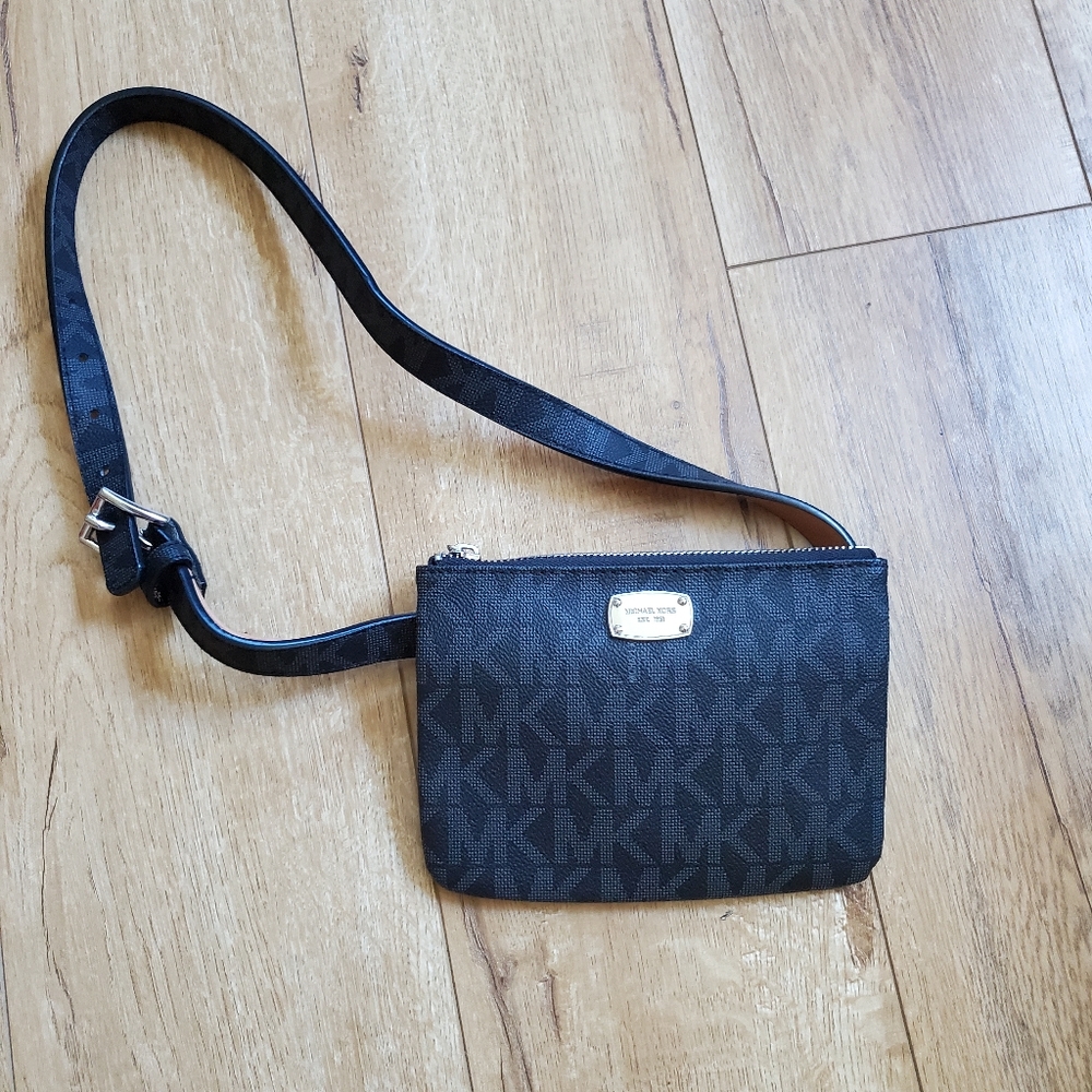 New MICHAEL KORS Signature Belt Bag Black Brown 7x5in